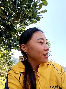 Snapshot of -Chua-90 chatting on 12/05/25, 06:11 -Chua-90 online show from 12/05/25, 06:11