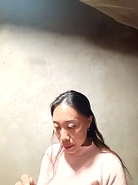 Snapshot of -Chua-90 chatting on 12/15/25, 12:20 -Chua-90 online show from 12/15/25, 12:20