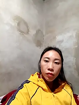 Snapshot of -Chua-90 chatting on 12/18/25, 10:43 -Chua-90 online show from 12/18/25, 10:43