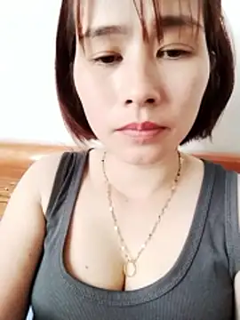 Snapshot of Swan-white123 chatting on 12/18/25, 06:30 Swan-white123 online show from 12/18/25, 06:30