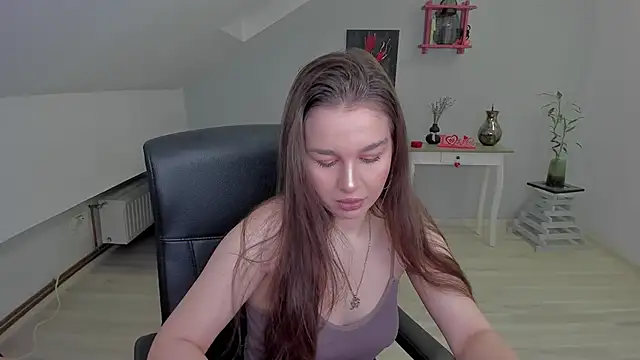 LouannaHart online show from 02/25/26, 04:44