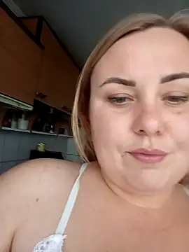 Moumy girl online show from 11/17/25, 10:43