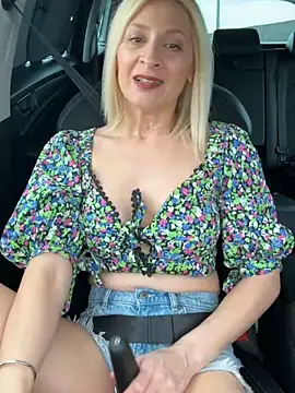 HOTLadyluna online show from 05/16/26, 01:43
