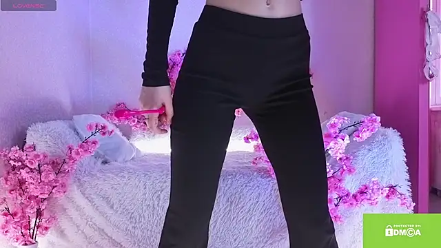 Kitty gaze online show from 04/30/26, 12:33