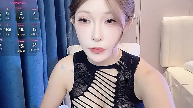 Snapshot of Amy-Babyy chatting on 11/22/25, 03:00 Amy-Babyy online show from 11/22/25, 03:00