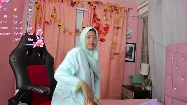 NaylaAbadi online show from 12/20/25, 12:34