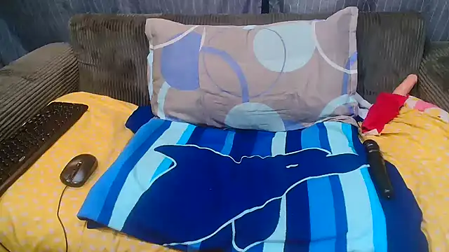 DarkCherryx online show from 04/12/26, 07:57