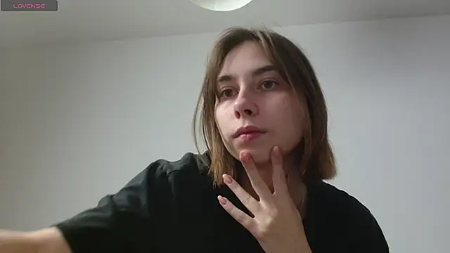 Dewkiss online show from 11/19/25, 10:10