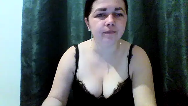 Vitalina282128 online show from 04/24/26, 08:55