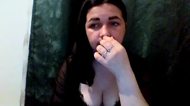 Vitalina282128 online show from 07/02/26, 06:47
