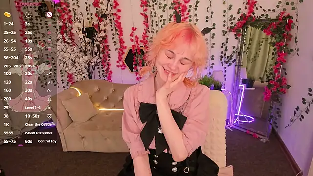 Snapshot of Awawrin chatting on 11/27/25, 08:55 Awawrin online show from 11/27/25, 08:55