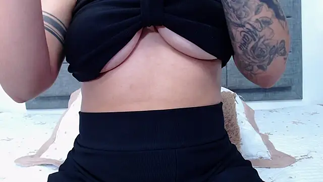 Ana Paula0 online show from 11/28/25, 12:30