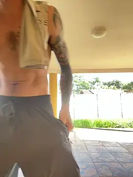 Snapshot of Lucasjandre chatting on 11/17/25, 10:43 Lucasjandre online show from 11/17/25, 10:43