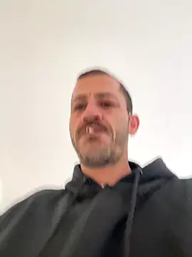 Snapshot of Lucasjandre chatting on 11/24/25, 11:21 Lucasjandre online show from 11/24/25, 11:21