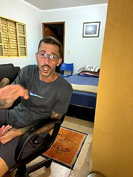 Snapshot of Lucasjandre chatting on 12/01/25, 10:15 Lucasjandre online show from 12/01/25, 10:15