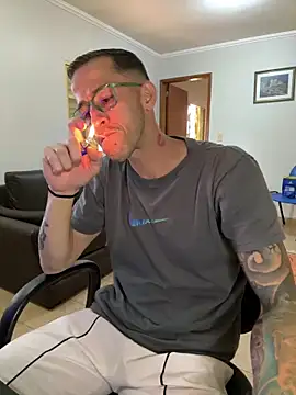 Lucasjandre online show from 03/26/26, 02:11