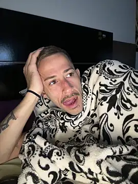 Lucasjandre online show from 04/02/26, 06:55