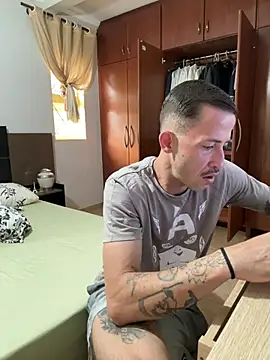 Lucasjandre online show from 04/02/26, 07:44