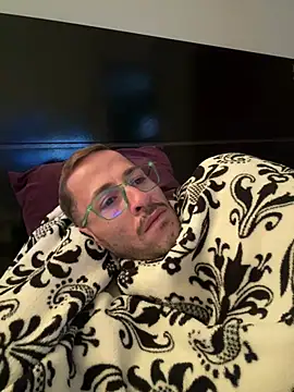 Lucasjandre online show from 04/07/26, 09:54