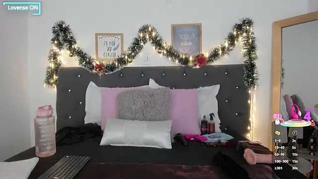 Sara puertaa  online show from 12/17/25, 07:09