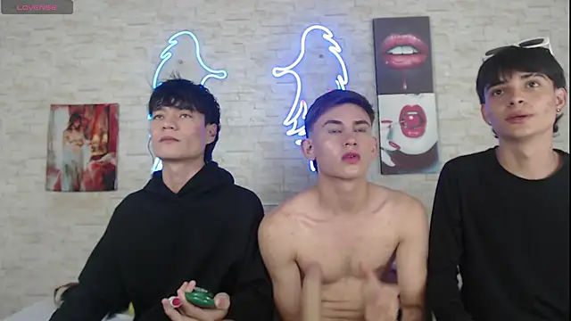 axel milo kairo and noa online show from 11/15/25, 08:38