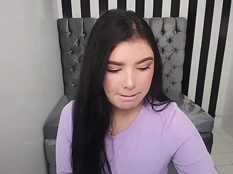 Snapshot of sarah_rouse_t_ chatting on 11/12/25, 12:49 sarah rouse t online show from 11/12/25, 12:49