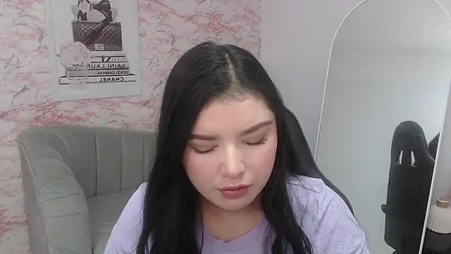 Snapshot of sarah_rouse_t_ chatting on 11/21/25, 12:59 sarah rouse t online show from 11/21/25, 12:59