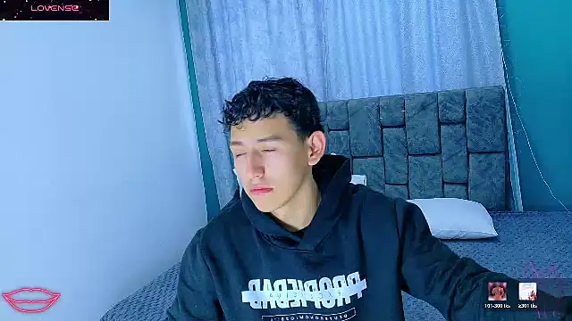 FelipeGonzalezz online show from 01/14/26, 12:44