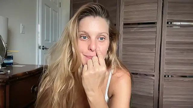 prettylittlekittycat online show from 06/25/26, 10:47