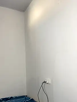 lineichun1708 online show from 11/19/25, 07:25