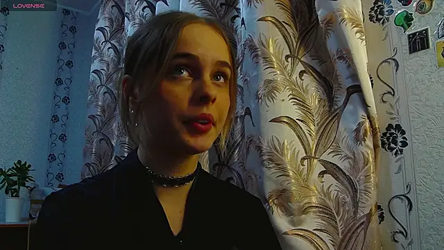 AlicaLOVEalisa777 online show from 12/15/25, 04:55