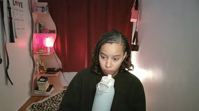 PrettyLittleProblem online show from 11/18/25, 02:43