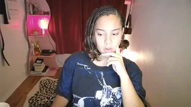 PrettyLittleProblem online show from 11/23/25, 05:13