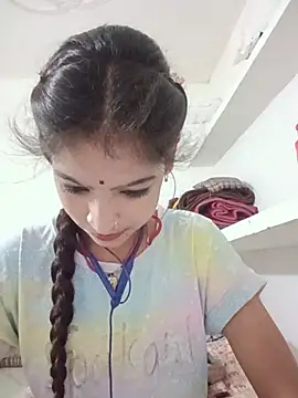 Mohnicute online show from 05/31/26, 06:04