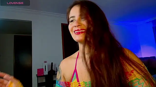 Snapshot of Loreleibell_ chatting on 11/18/25, 02:28 Loreleibell online show from 11/18/25, 02:28