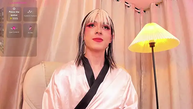 Snapshot of cleeo_nile chatting on 11/18/25, 03:34 cleeo nile online show from 11/18/25, 03:34