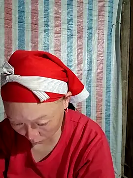 girl-hot2x online show from 04/12/26, 01:16