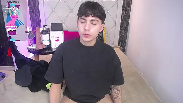 Snapshot of Samu_FoXXX chatting on 11/12/25, 08:19 Samu FoXXX online show from 11/12/25, 08:19