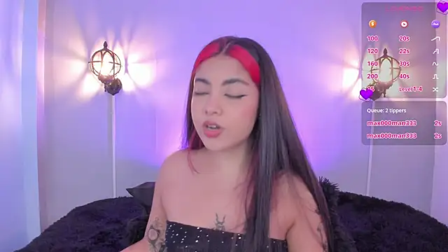 Snapshot of Stephany-roses- chatting on 11/18/25, 01:00 Stephany-roses- online show from 11/18/25, 01:00