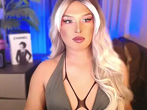 Snapshot of UrGoddess_Sofia chatting on 02/08/26, 05:05 UrGoddess Sofia online show from 02/08/26, 05:05