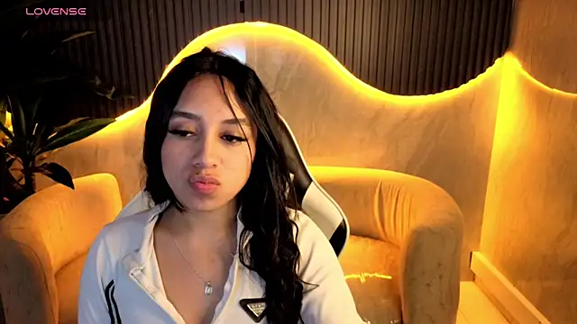 Juliana Tx online show from 02/25/26, 12:48