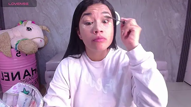 Snapshot of Violetta_jhonson_a chatting on 11/20/25, 03:28 Violetta jhonson a online show from 11/20/25, 03:28