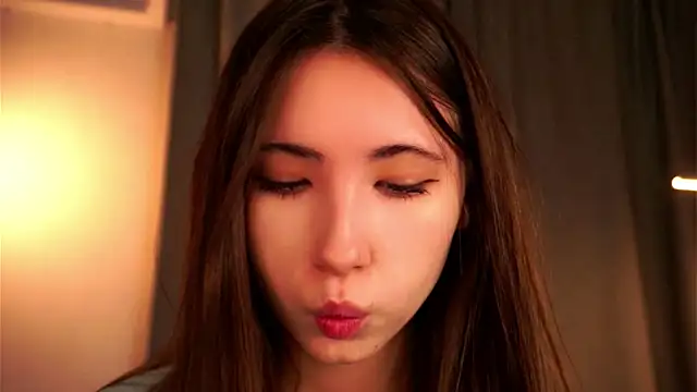 NanceeWestaway online show from 12/05/25, 05:09