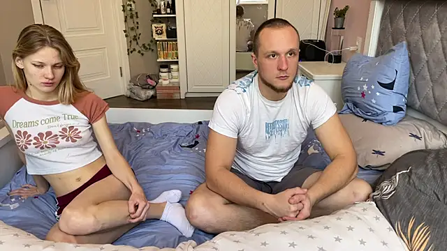 Daisy Couple online show from 01/18/26, 07:34