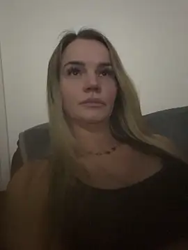 Cutebrowneyes  online show from 03/31/26, 09:15