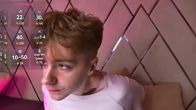 Snapshot of Paul_Holt chatting on 11/20/25, 08:30 Paul Holt online show from 11/20/25, 08:30