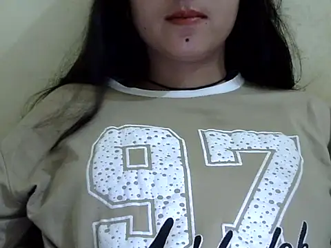 Anika Singh online show from 04/17/26, 09:01