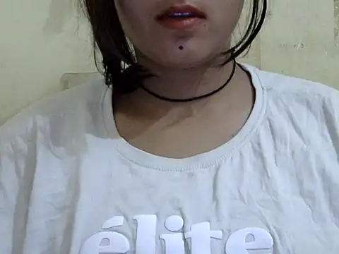 Anika Singh online show from 04/18/26, 09:24