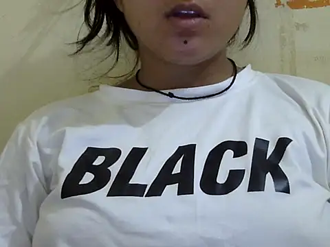 Anika Singh online show from 05/16/26, 04:42