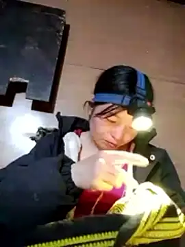 Snapshot of may-man chatting on 11/18/25, 11:58 may-man online show from 11/18/25, 11:58